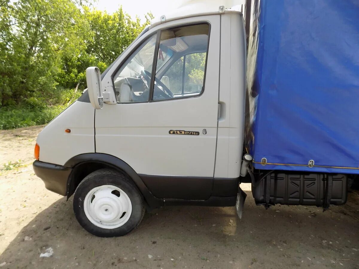 Бортовой мерседес 410d. Газ 3302 2011. 3302 серый. 3302 серый. Газель 3302 1996 года.
