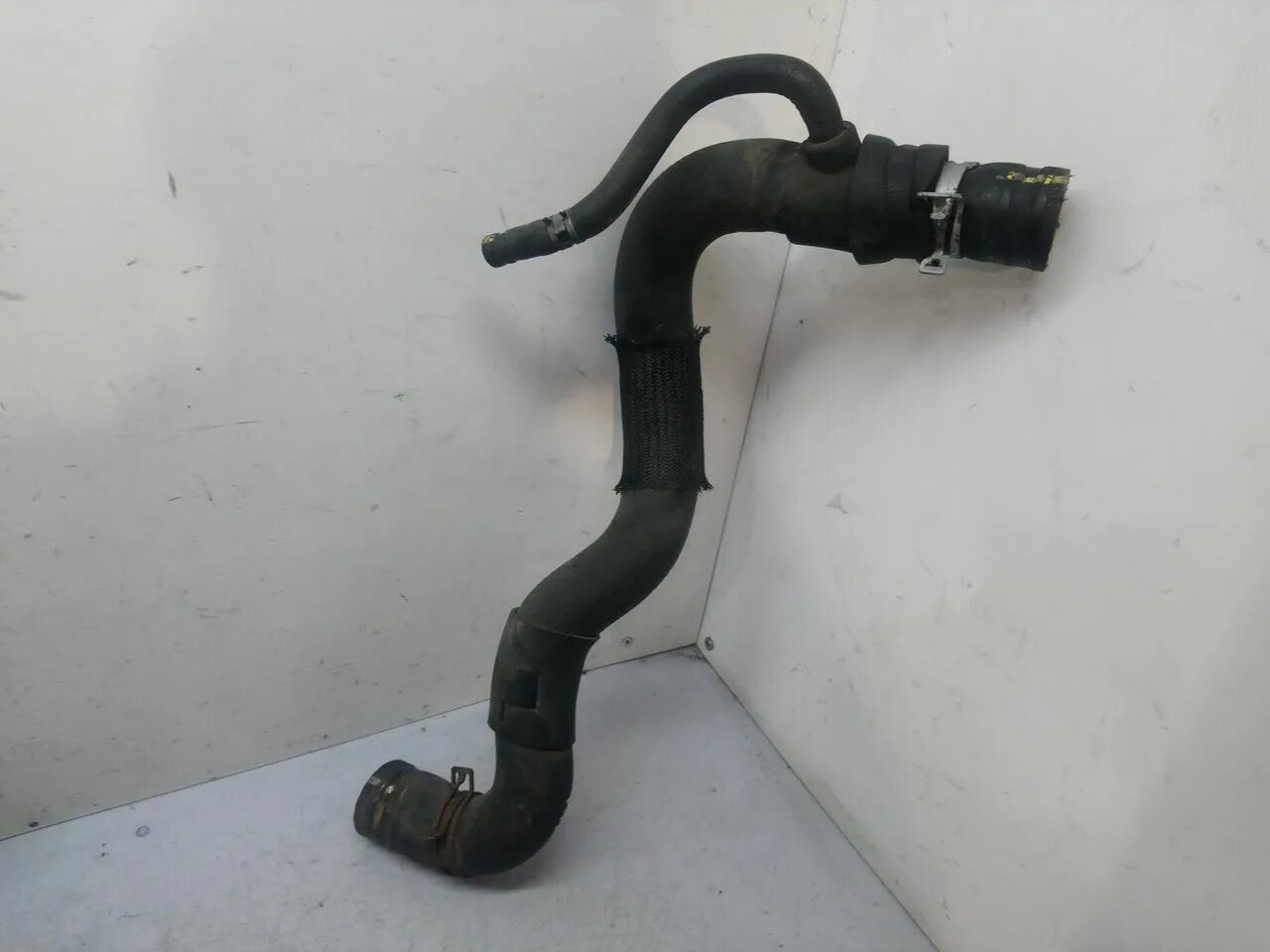 патрубок радиатора в раф 4 как выглядит. патрубок радиатора toyota rav4 1657128250. патрубок радиатора верхний тойота рав 4. патрубок радиатора рав 4.