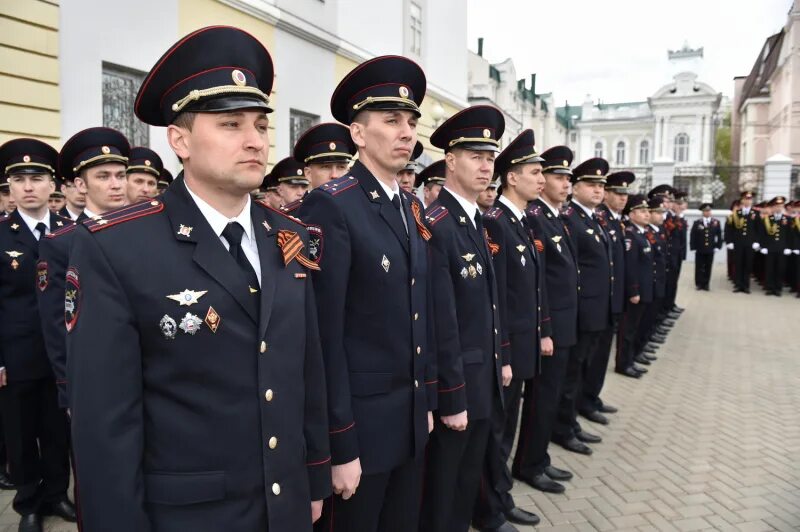 Сотрудник полиции татарстан. Формы детских полицейских татарстанский фото. Иконников михаил капитан овд трехгорного. Управление гибдд республики таджикистан. Берет мвд.