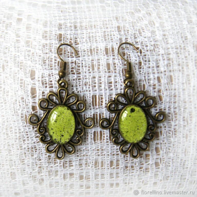Светло зеленые серьги. Lime 1708-003 серьги. салатовые серьги. серьги лайм. серьги с зеленой эмалью.