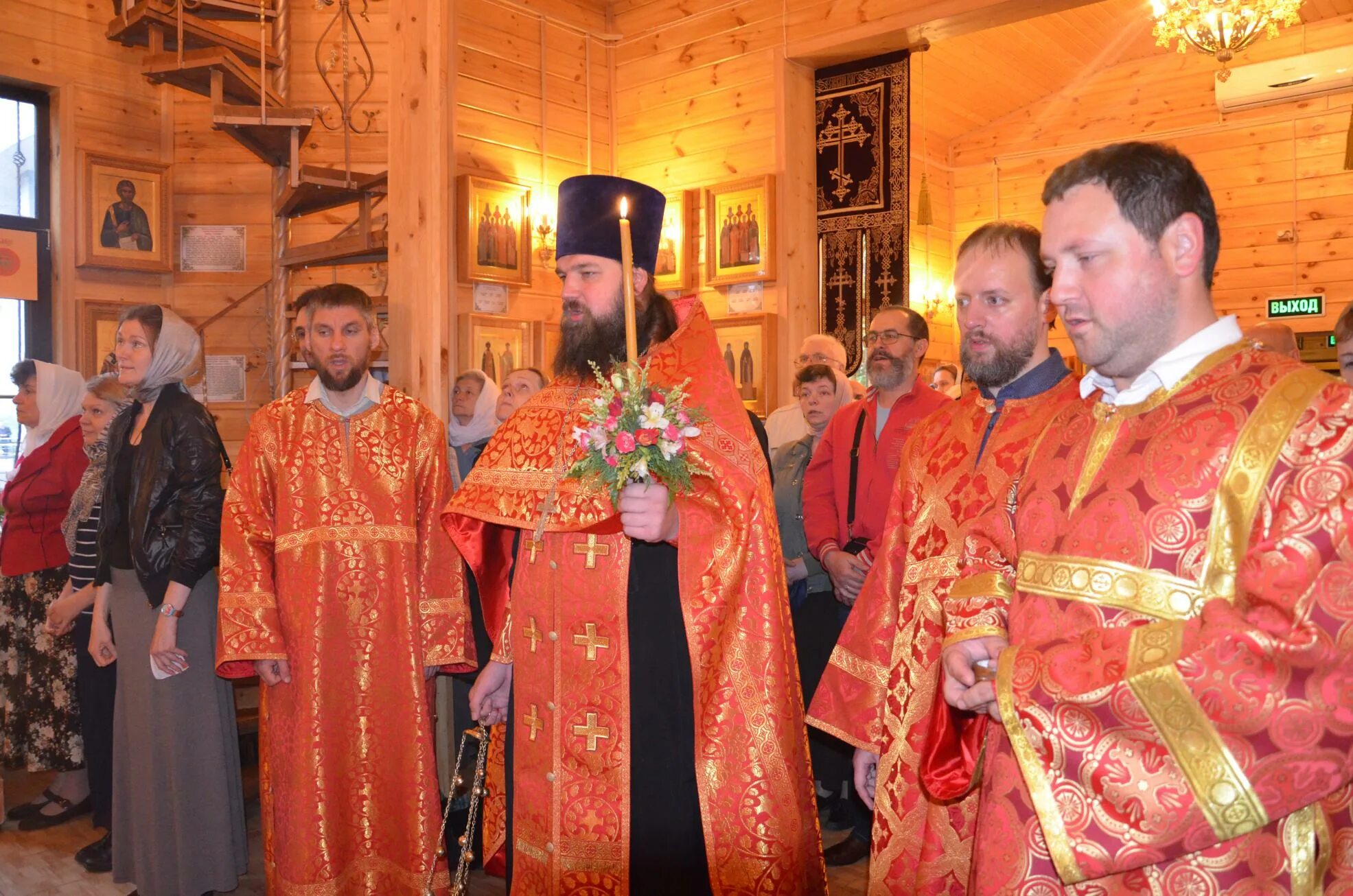 строящийся храм ермогена на симферопольском бульваре. храм св ермогена в зюзино. храм ермогена в зюзино. храм св ермогена в зюзино. николай карасев протоиерей александрович.