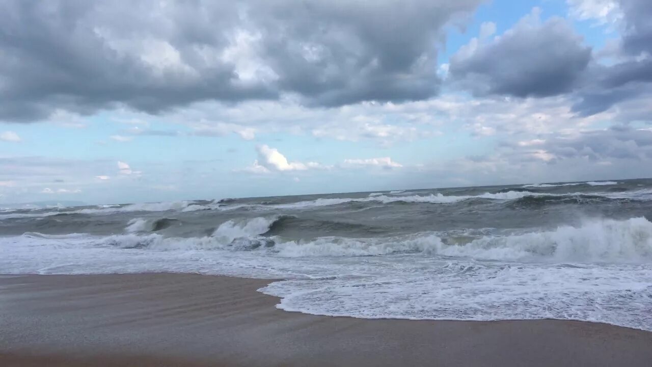 Шторм августа. Анапа море шторм. Шторм в Анапе. Волны на море шторм черное море Джемете. Море в Джемете в августе.