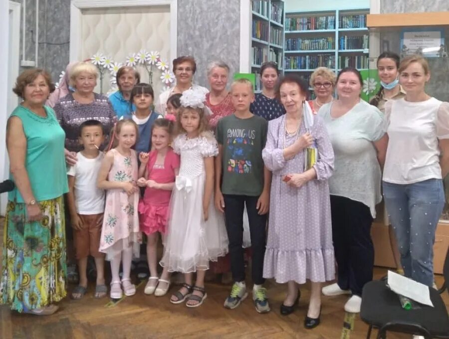 Куйбышева 6а. Библиотека среднеуральск. Библиотека среднеуральск. Среднеуральск зал. Библиотека миасс филиал 5.