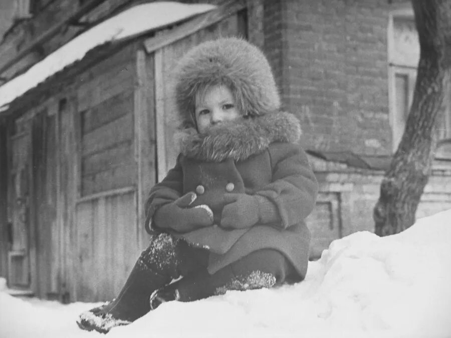 Ушанка валенки. Советские дети в шубках. Советская девочка зимой. Советские дети зимой одежда. Шуба для детей.