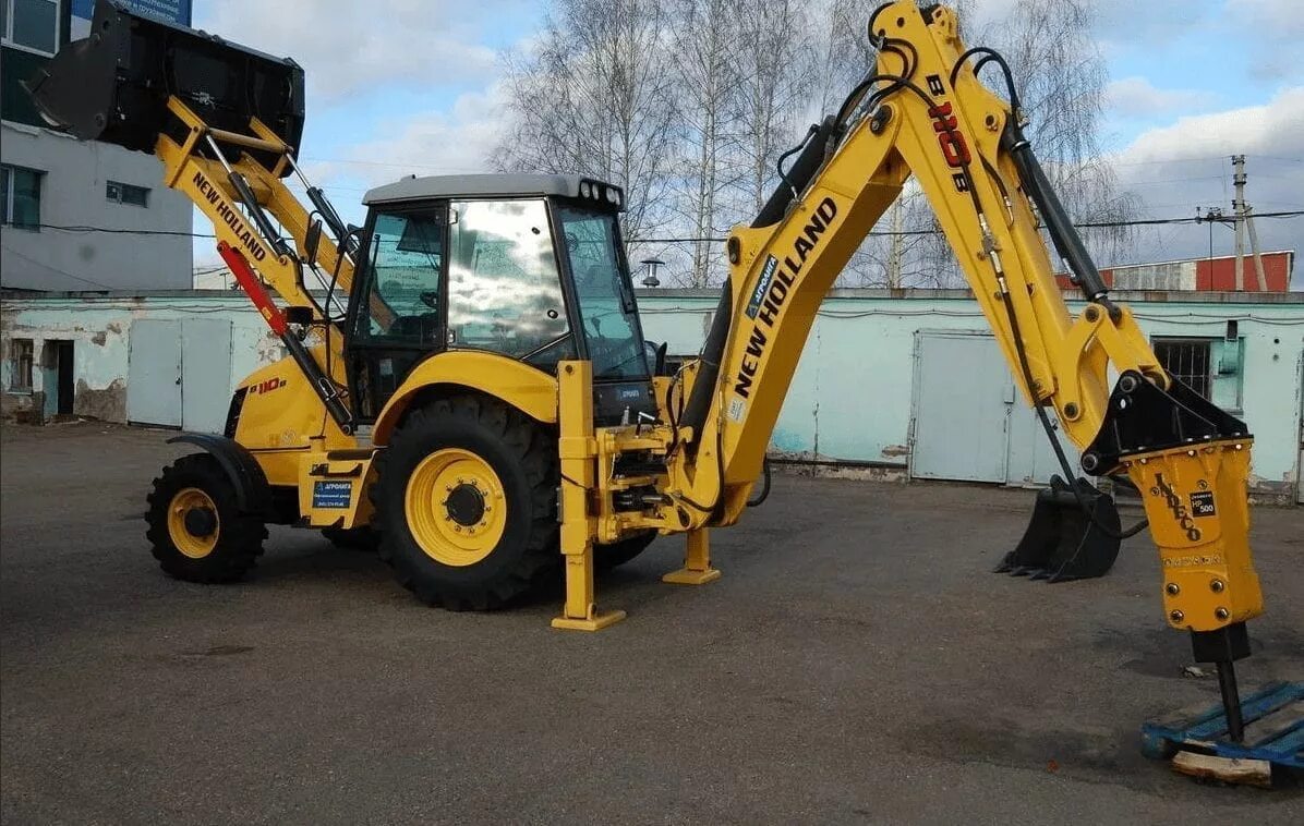 Взять в аренду экскаватор погрузчик. Экскаватор-погрузчик New Holland b110. Экскаватор New Holland b80b. Экскаватор погрузчик Нью Холланд 110. Погрузчик New Holland b80b.