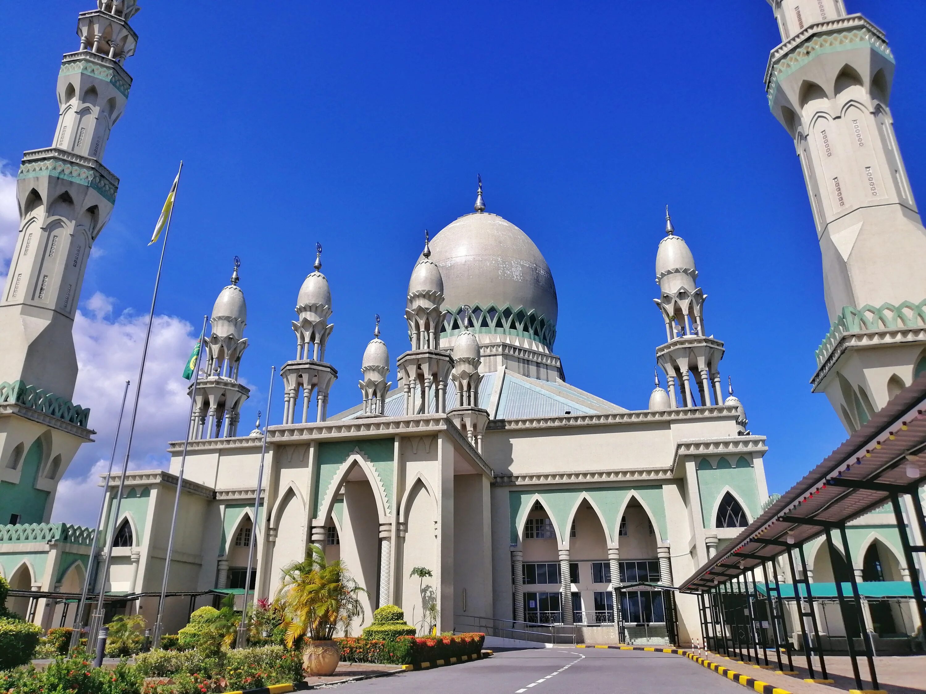 Мечеть рядом