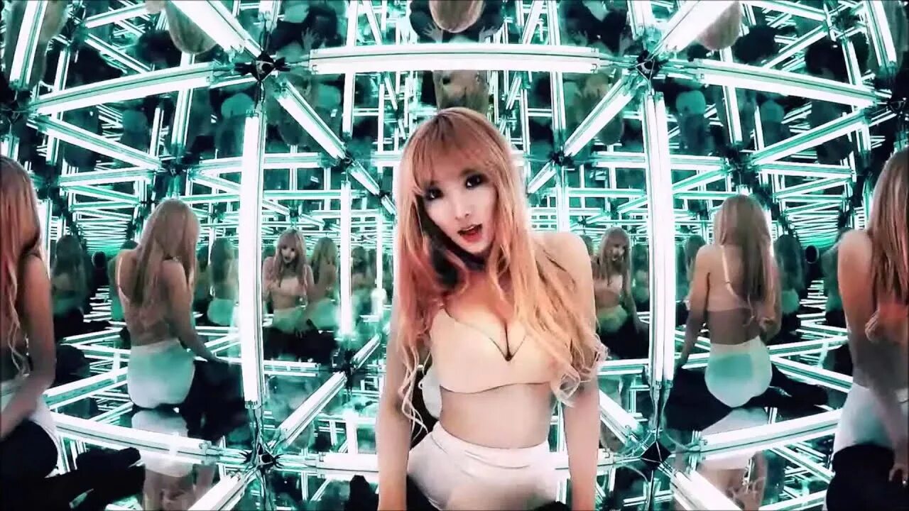 9muses фото wild. Голые в музыкальных клипах. Kpop pmv. Kpop pmv. Girl's day ring my bell.