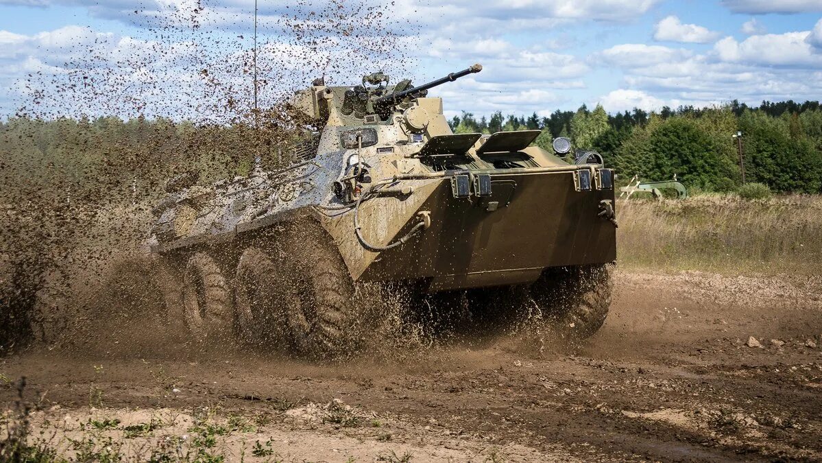 Бтр пытается проскочить мимо танков. Бтр-82а. бтр-82 бронетранспортёр. бтр-80 бронетранспортёр. новый бтр-82а.