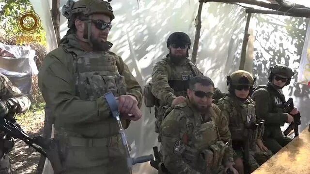 Кадыровцы на донбассе. Батальон ахмат. Батальон восток чечня. Батальон грозный фото. Батальон ахмат.