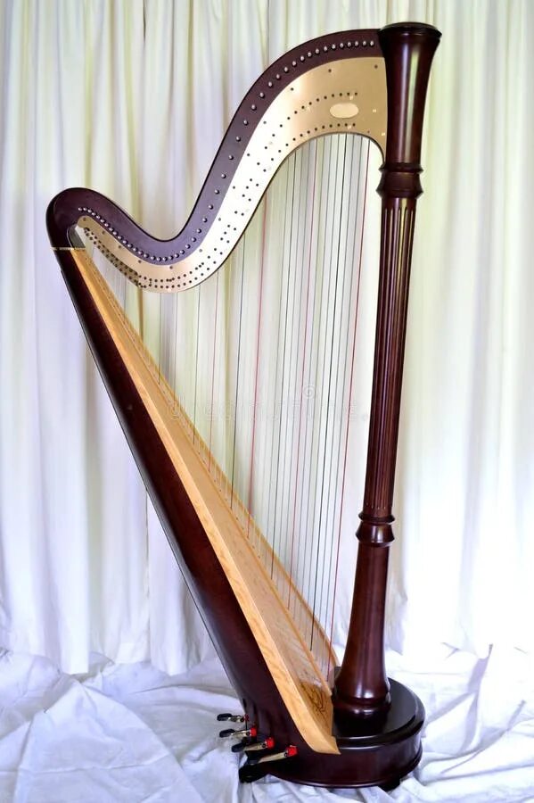 Педальная арфа. Акустический стенд. Педальный механизм арфы. Resonance harps rhc19004. Конструкция арфы.