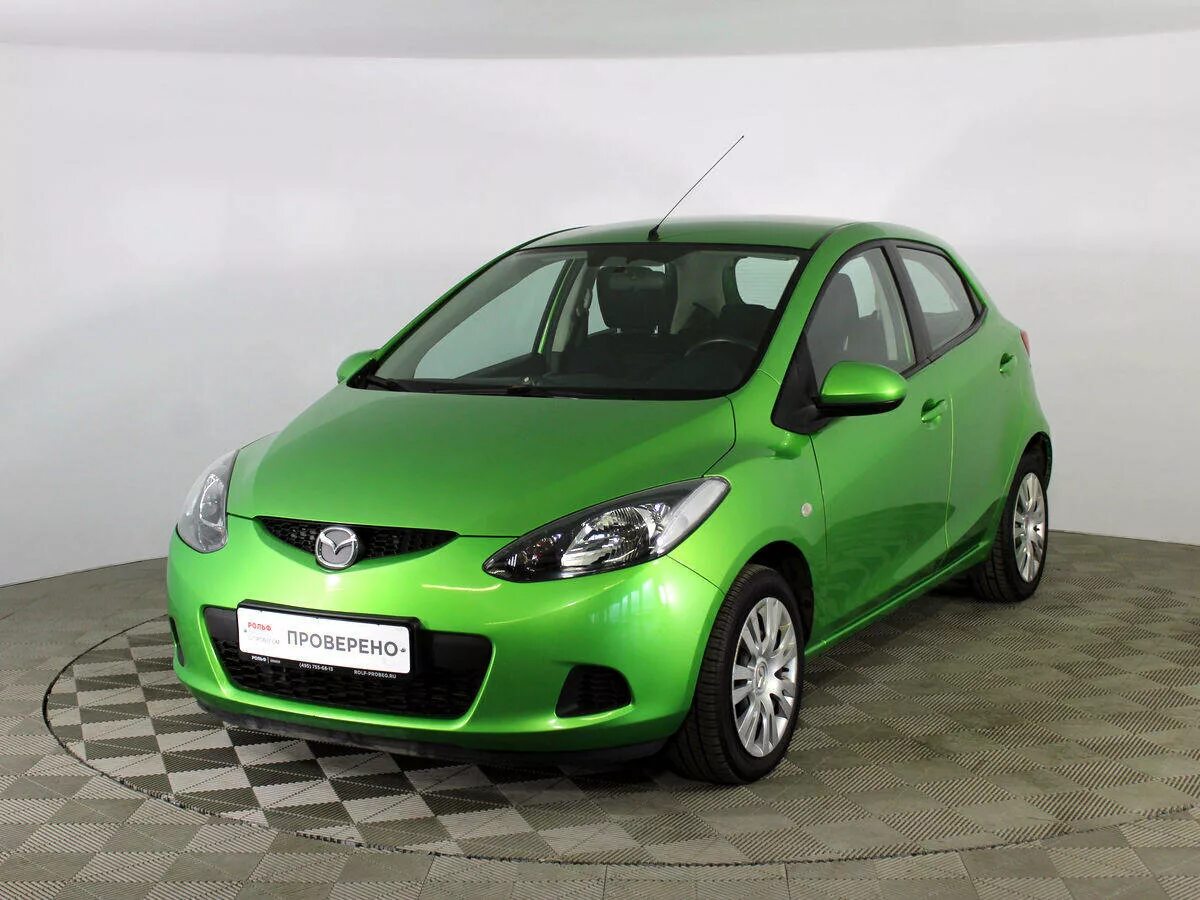 Зеленый хэтчбек. Mazda 2 II (de), 2008. Зеленая Мазда машины. Мазду салатовую зеленую. Мазда зеленая маленькая.