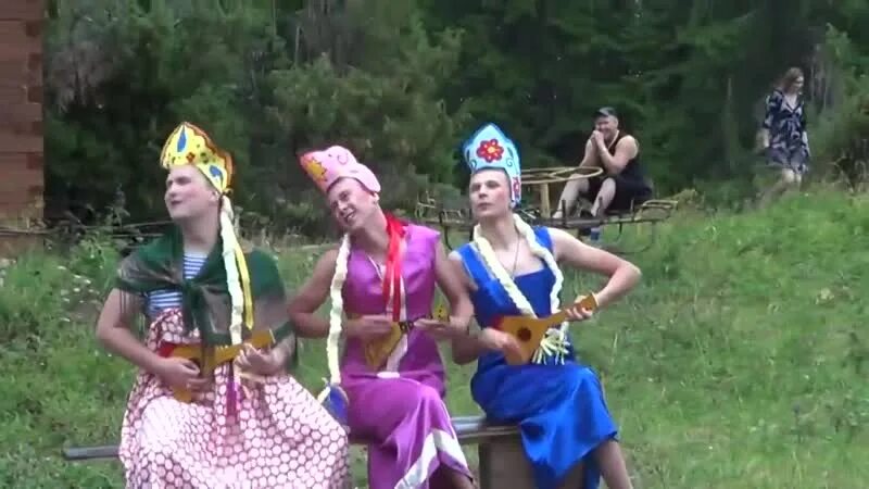 Танец ах мамочка на саночках. Ах мамочка на саночках сердючка. Ох мамочка на саночках. Мордюкова ах мамочка. Пин ап зима на санках.