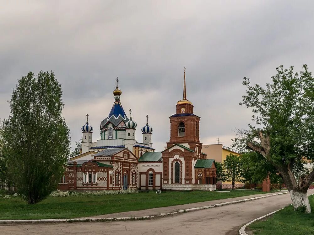 Погода в красноармейске. Храм село Красноармейское. Храм Архангела Михаила с Красноармейское. Церковь Михаила Архангела Самарская область. Село Красноармейское Самарская область.