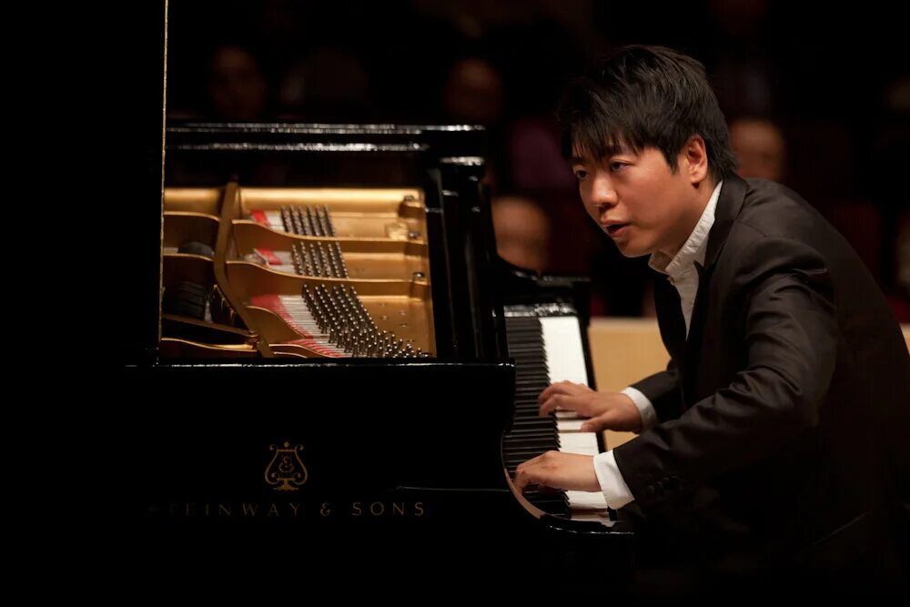 Берлин ланг ланг шопен вальс 1. Лан лан пианист. Ланг ланг пианист шопен. Ланг ланг пианист шопен. Lang lang пианист.