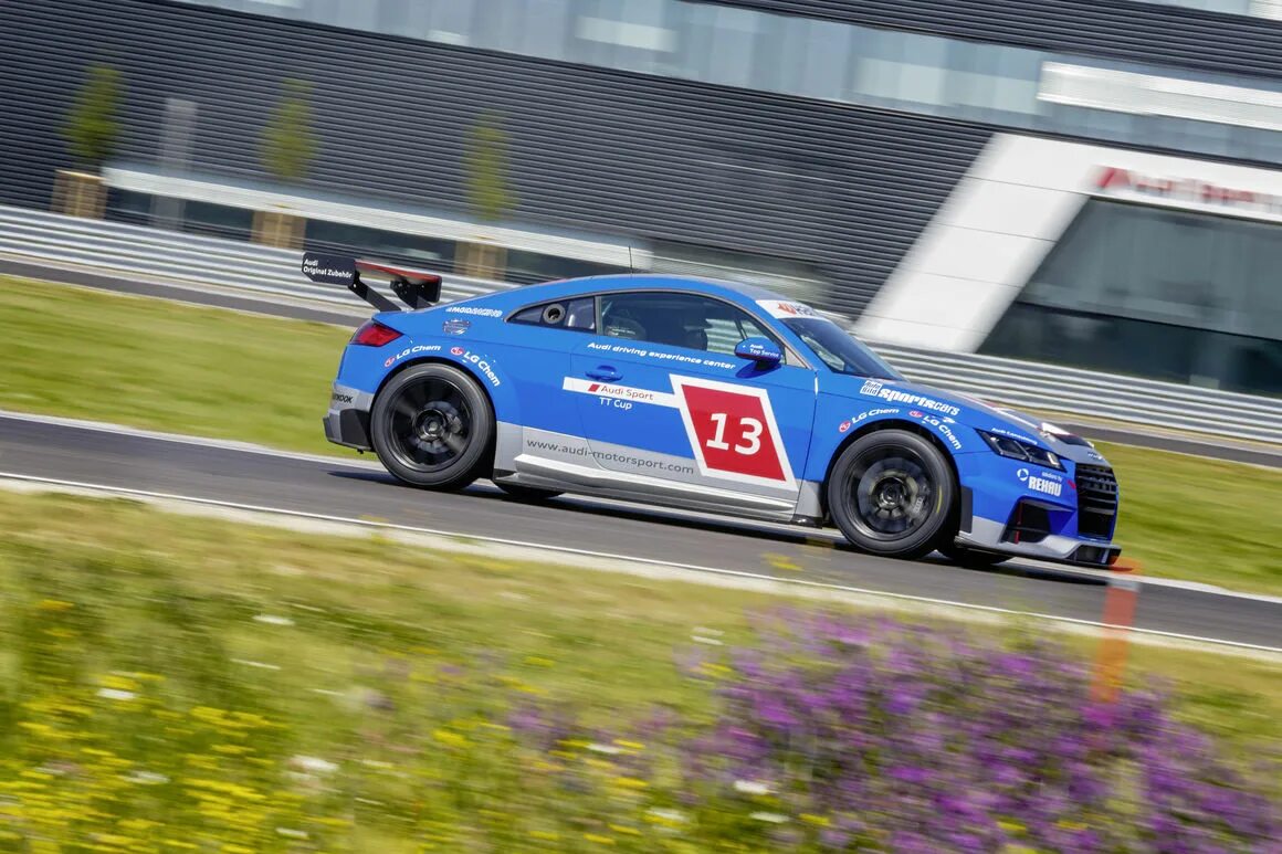 Tt cup. Nikita tt cup. Кубок тт. Бумажная модель audi sport tt cup 2015 устройство. Audi sport tt cup 2015 устройство.