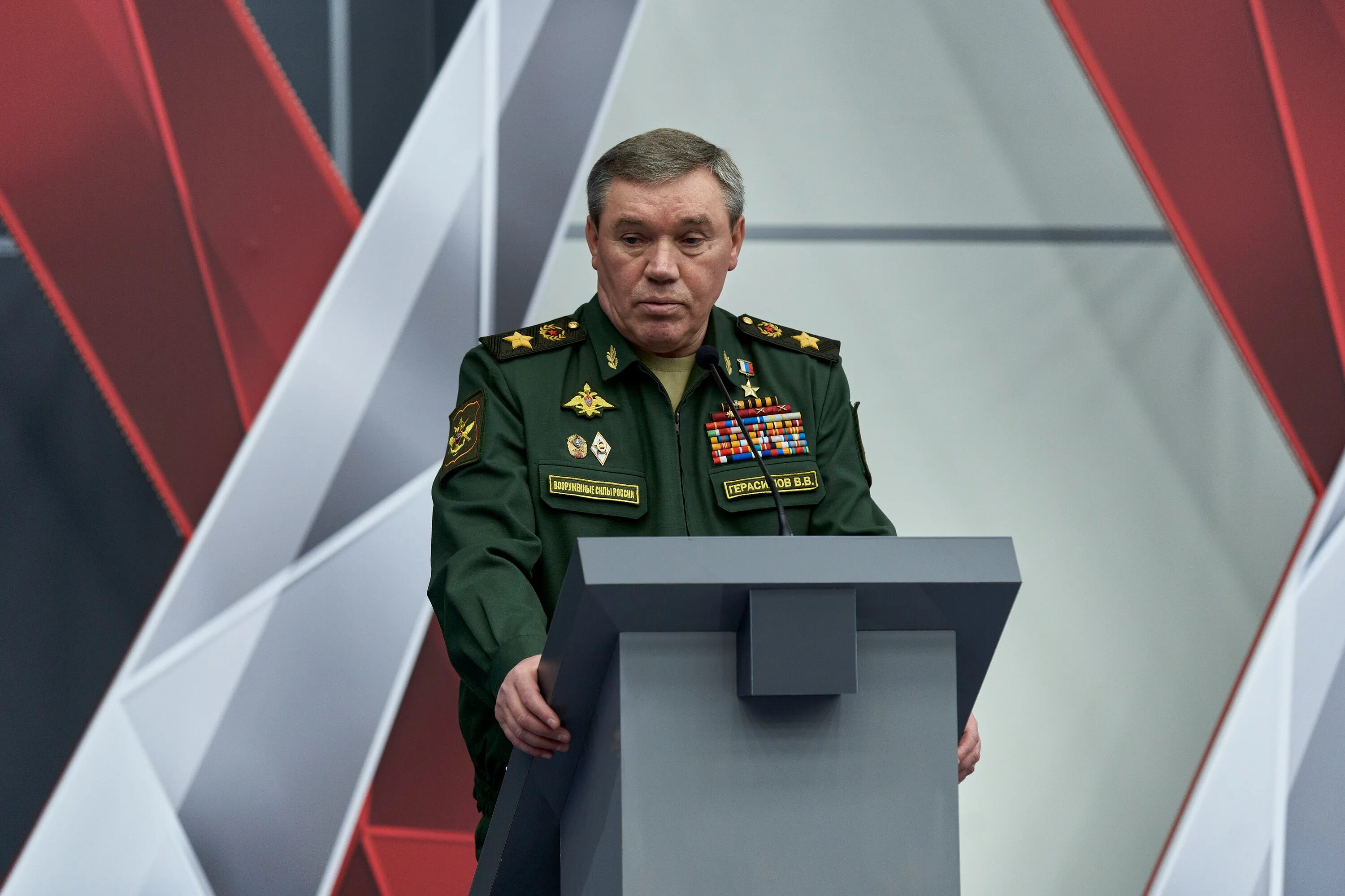 лапин александр павлович. сергей суровикин сирия. главнокомандующий группировкой войск. лапин командующий цво. суровикин генерал.