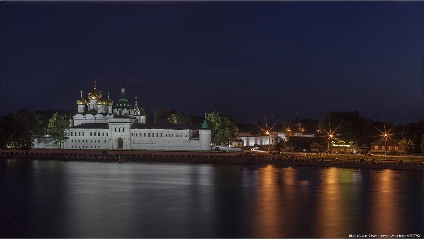 покажи город кострома. костромской ипатьевский монастырь вид сверху. кострома город. ипатьевский монастырь кострома. мучные ряды кострома.