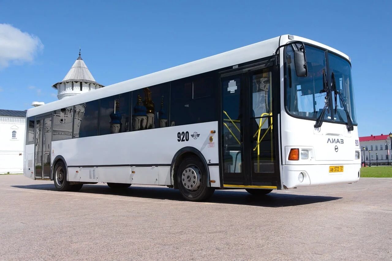 Тобольск автобус 535. Автобус екатеринбург тобольск. Лиаз-5256 автобус тобольск. Автобус екатеринбург тобольск. Березники-екатеринбург автобус фото.