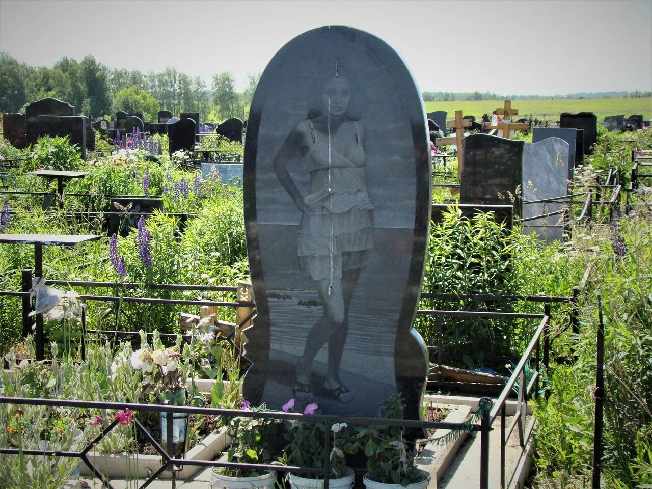 обуховское кладбище солнечногорский район. киновеевское кладбище в санкт-петербурге.