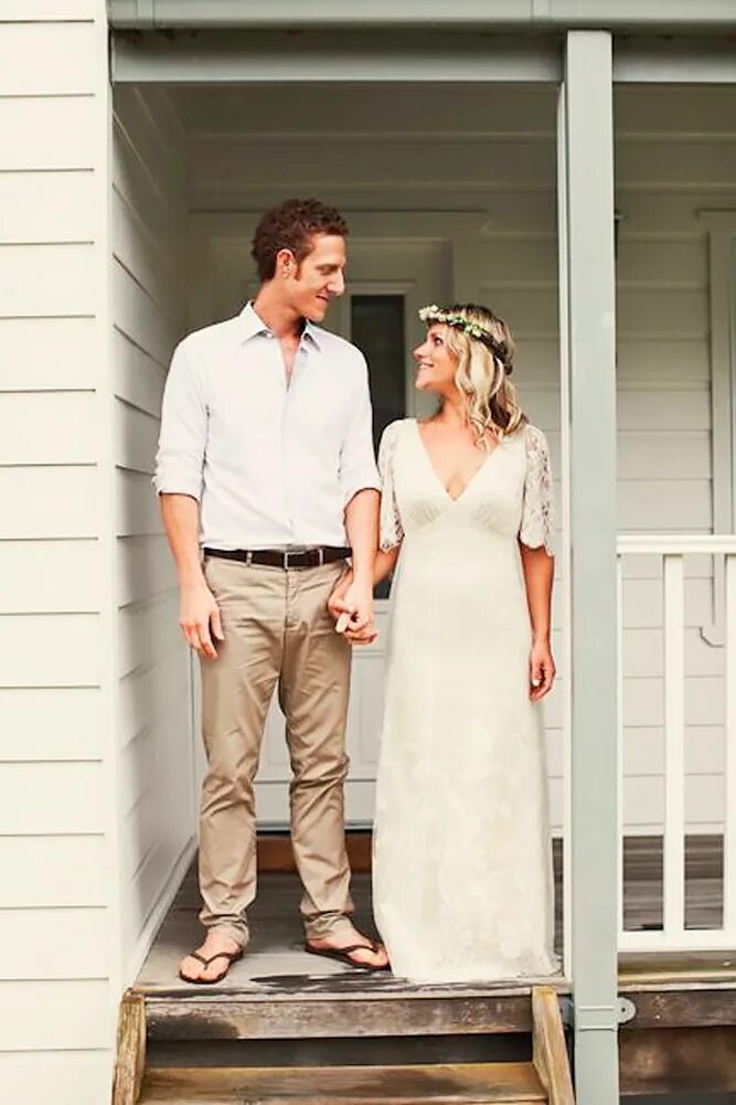 Свадьба в стиле кэжуал. Кэжуал свадьба. Современные свадебные наряды. Пара в стиле кэжуал фотосессия. Свадебный образ в стиле кэжуал.