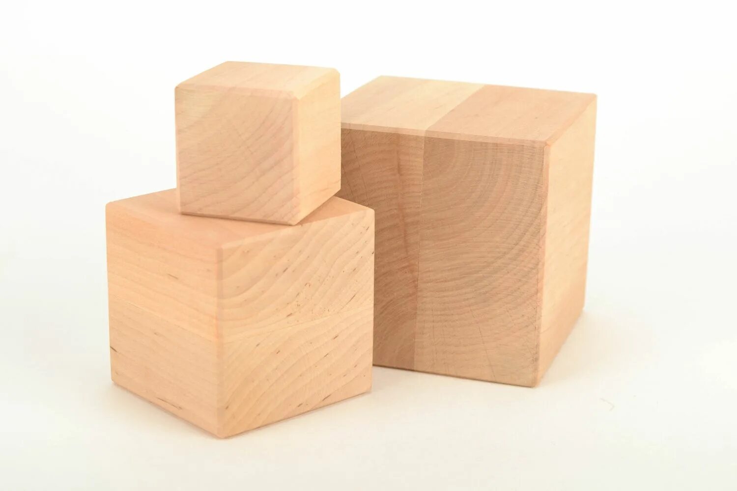 Деревянные кубики купить. Деревянные кубики. Деревянный куб. Деревянные кубики заготовки. Маленькие деревянные кубики.