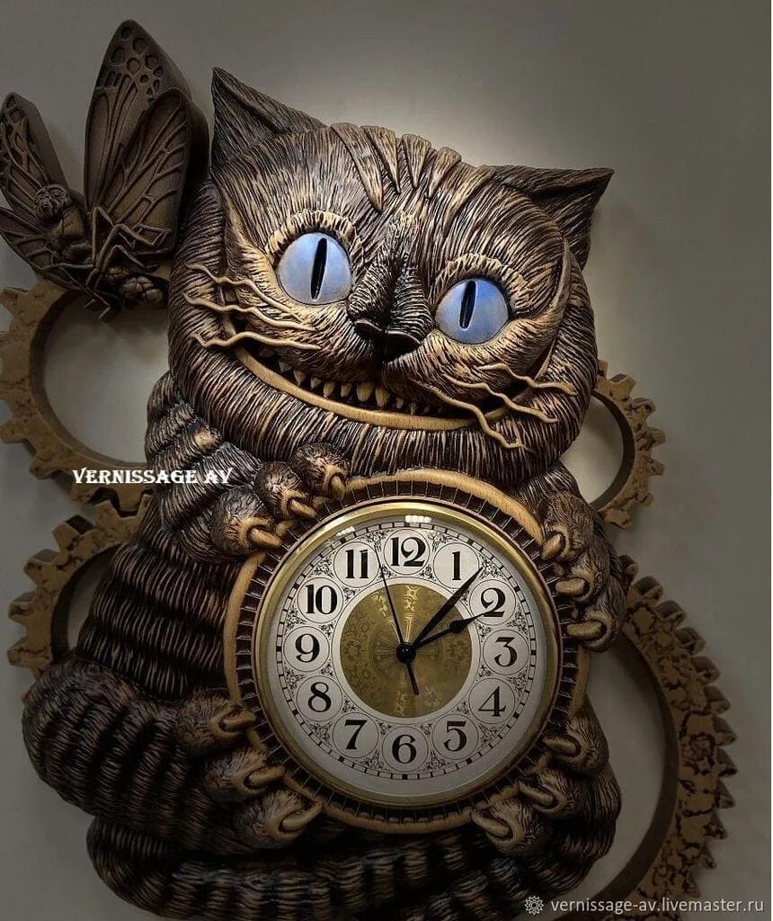 Кот с часами. Часы чеширский кот bogacho. чеширский кот часы богаччо. часы настенные чеширский кот. кот и часы.