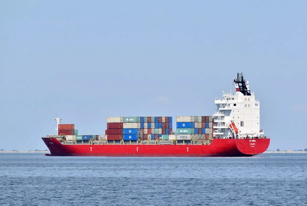 Sea vessels. Спасательное судно берингов пролив. Sea vessels. Грузовой корабль. Траулер найденов.