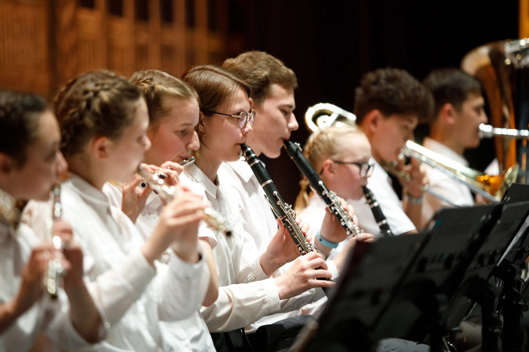 Волгоградский детский симфонический оркестр в ковентри. Детский симфонический оркестр. Логотип всемарийский детский симфонический оркестр. Скрипач в городе. Детский симфонический оркестр.