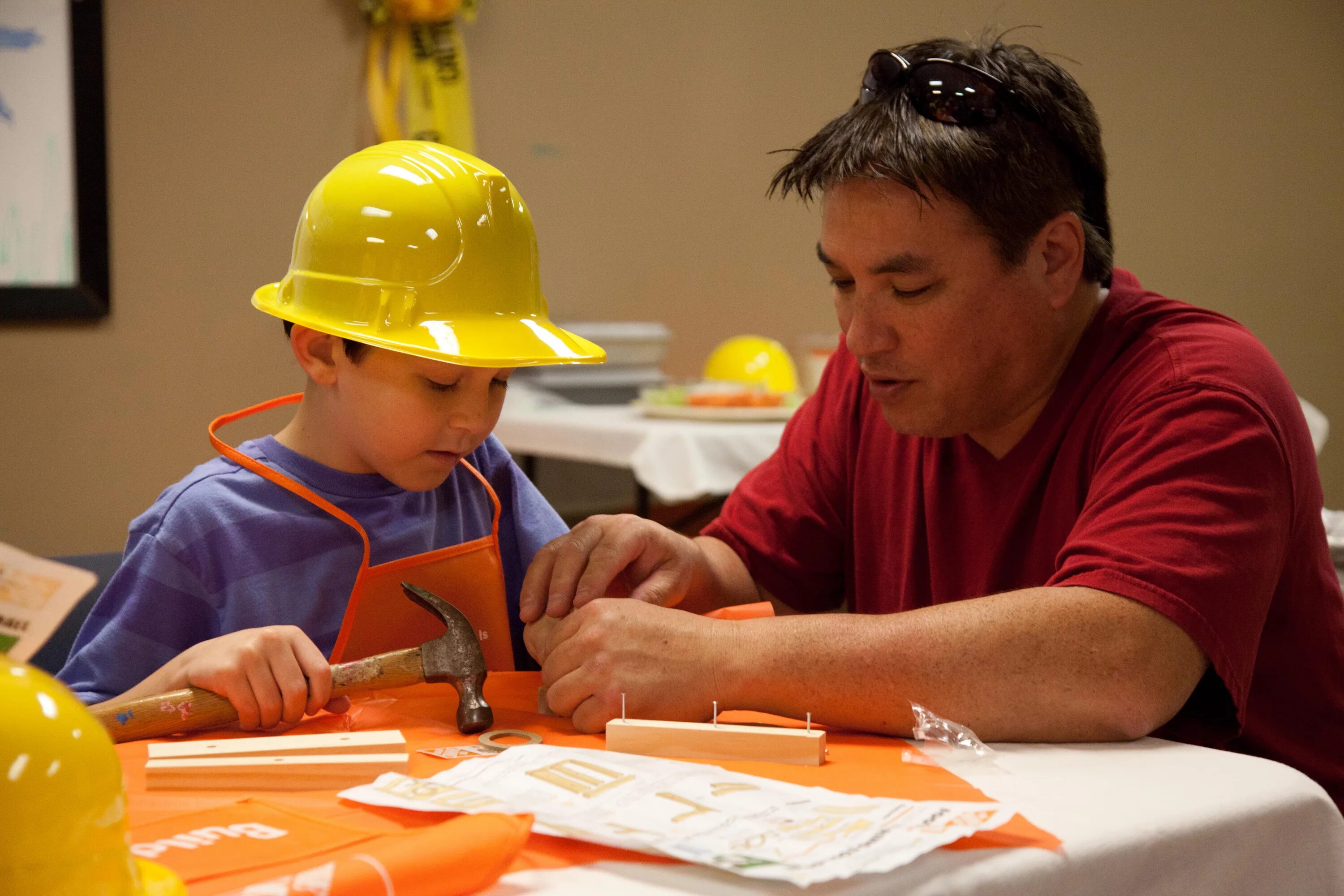 Daddy work. Dad work. Father and son work. Депо Kids. Hels Greatest dad.