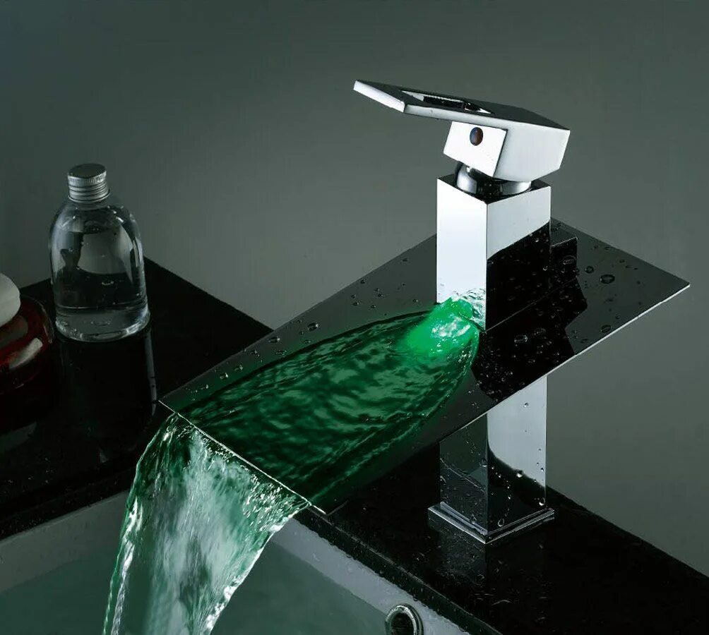 кран умывальника водопад. смеситель для раковины водопад стеклянный. кран умывальника водопад. кран водопад для раковины. смеситель стеклянный водопад.