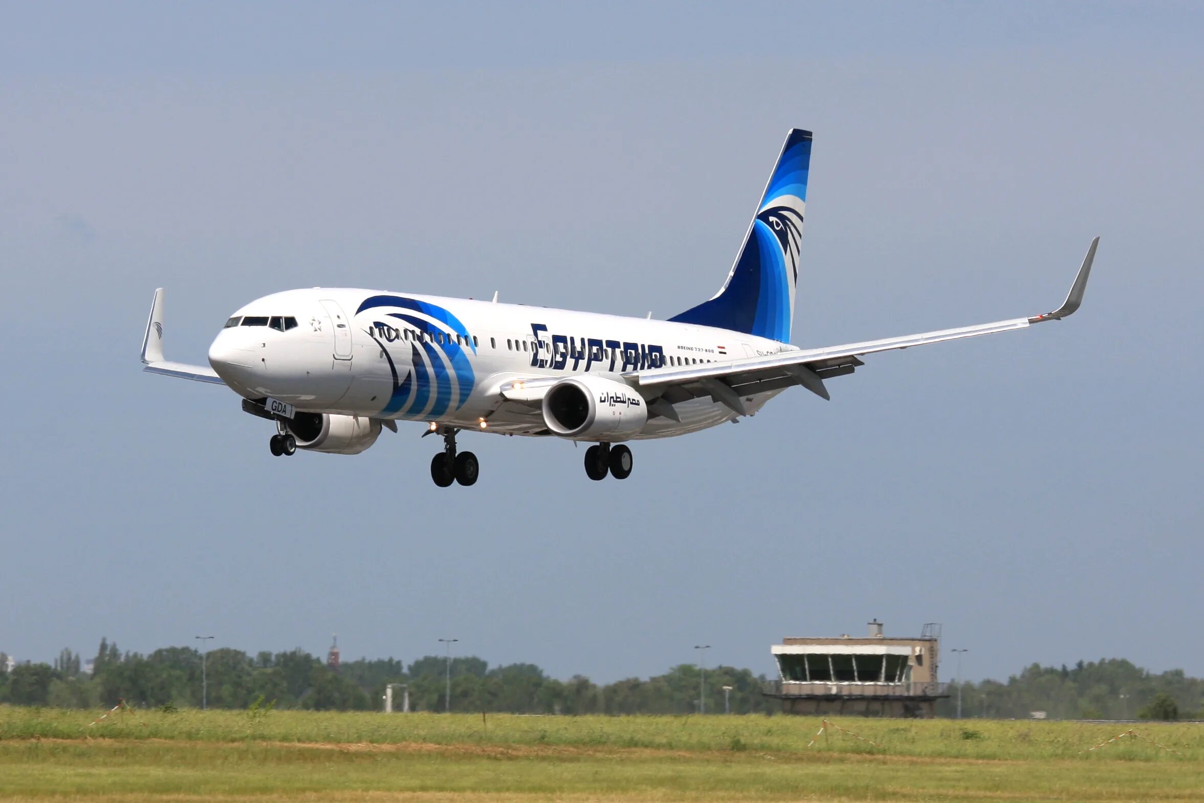 Ту-204 первый полет. Ту 92 самолет. Ту 204 100 аэрофлот. Ту 200 300. Ту-204 пассажирский самолёт.