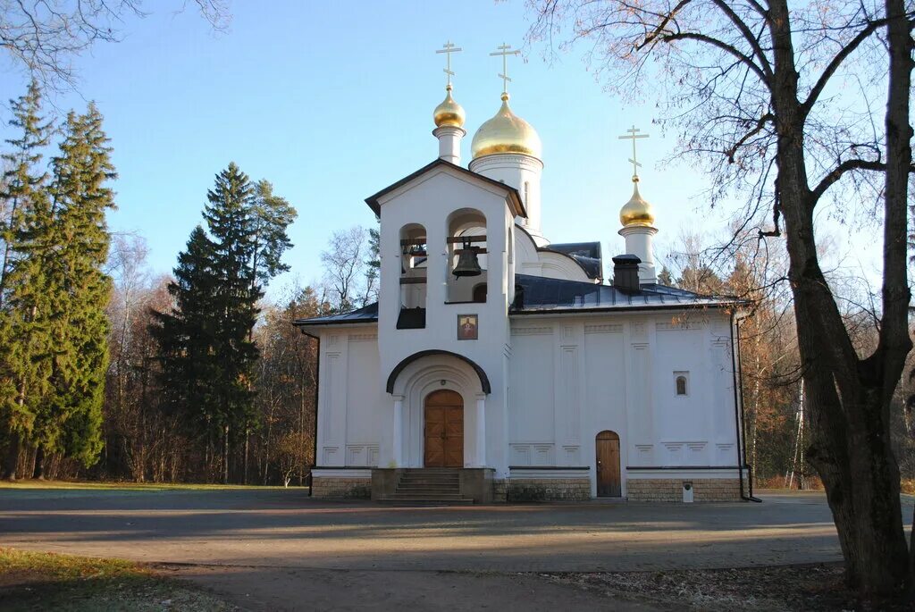 храм свв. храм новомучеников и исповедников российских на шибанкова. преображенский храм в коммунарке. церковь новомучеников коммунарка. храм новомучеников в коммунарке.