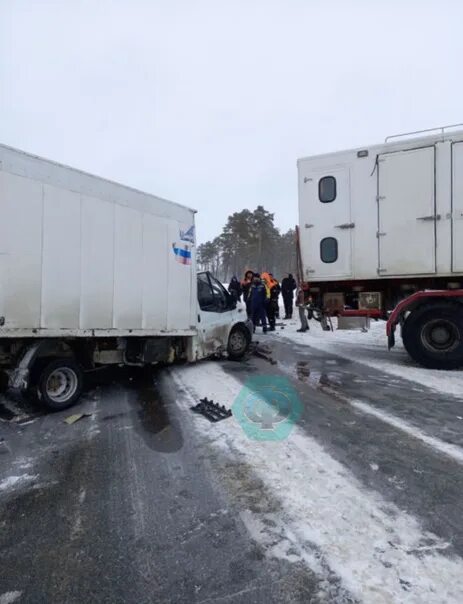 Большегрузы на трассе. Авария вчера на Федеральной трассе. Пробка на трассе. Затор на дороге.