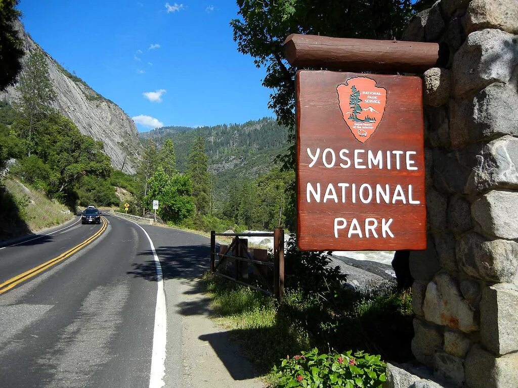 Организация национального парка. США национальный парк табличка. Yosemite National Park табличка. Национальный парк Йосемити вывеска. Служба национальных парков США.