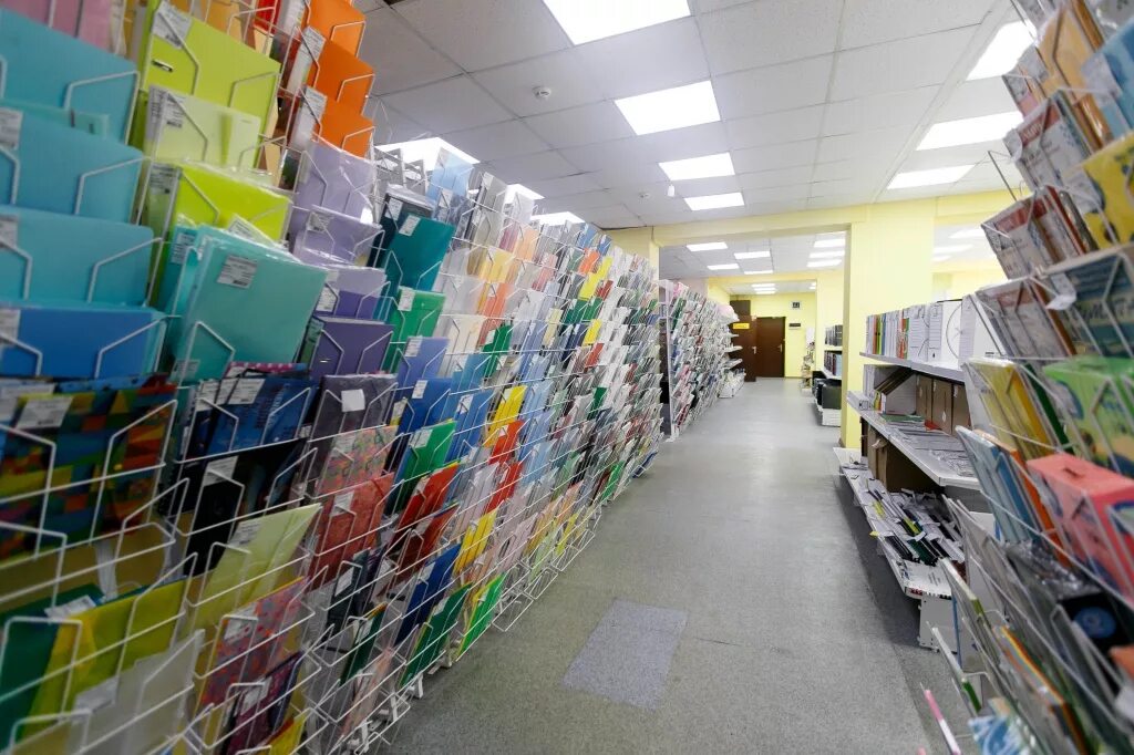 Магазин клякса канцтовары. Склад канцелярских товаров. Магазин канцелярии в махачкале. Оптовые базы канцтоваров. Магазин канцтоваров.