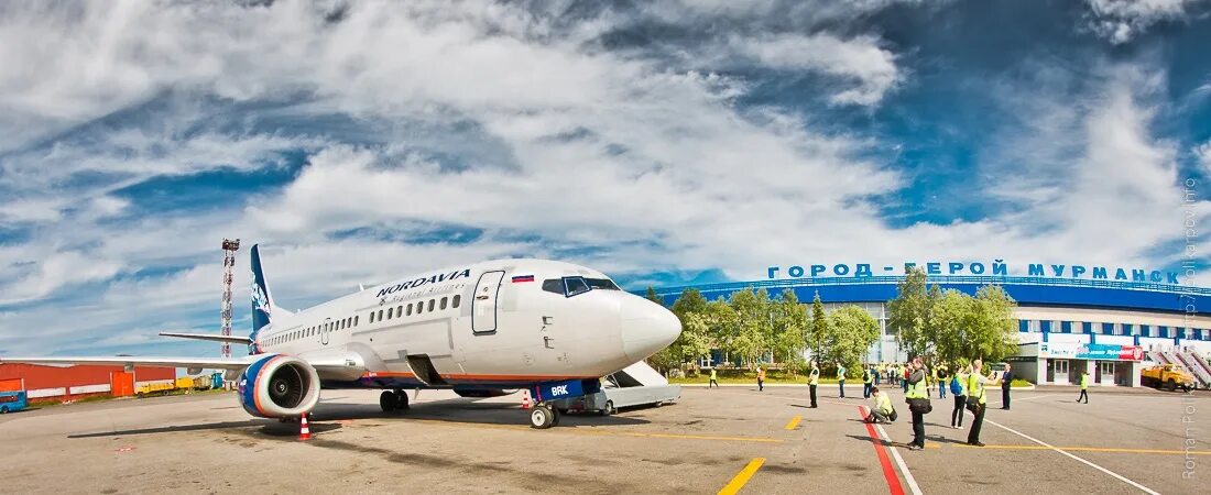 Имя какого императора носит аэропорт калининграда. Город Мурманск аэропорт. Город герой Мурманск аэропорт. Аэропорт Николая 2 Мурманск. Аэропорт Мурманск Взлетная полоса.