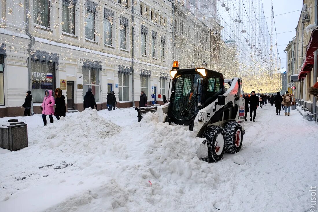 Сколько сегодня снег. Снег в Москве. Снегопад в Москве. Снегопад в Москве сейчас. Снежный апокалипсис в Москве.