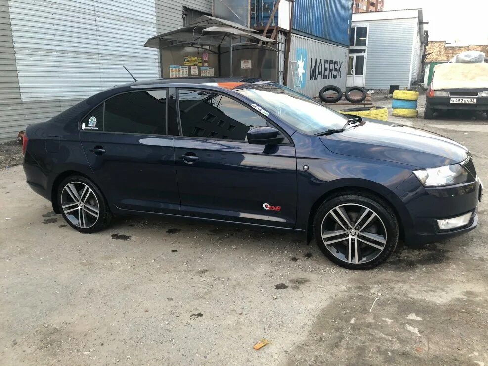 Диски шкода рапид 15 черные. Skoda rapid белая r15. Диски шкода рапид 16. Диски р16 шкода рапид. Skoda rapid диски r17 blade.