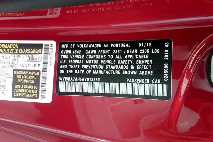 Vin пробег год. Фольксваген гольф 2008 год VIN номер. Volkswagen Passat, 2008 табличка с вин номером. Заводская табличка с VIN VW. Фольксваген гольф 5 табличка с вин.