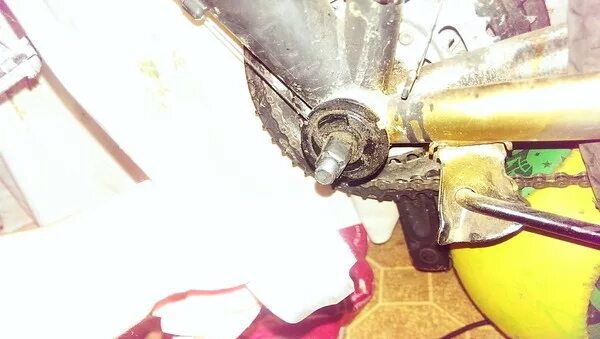 В какую сторону откручивается левая педаль. В какую сторону откручивается левая педаль