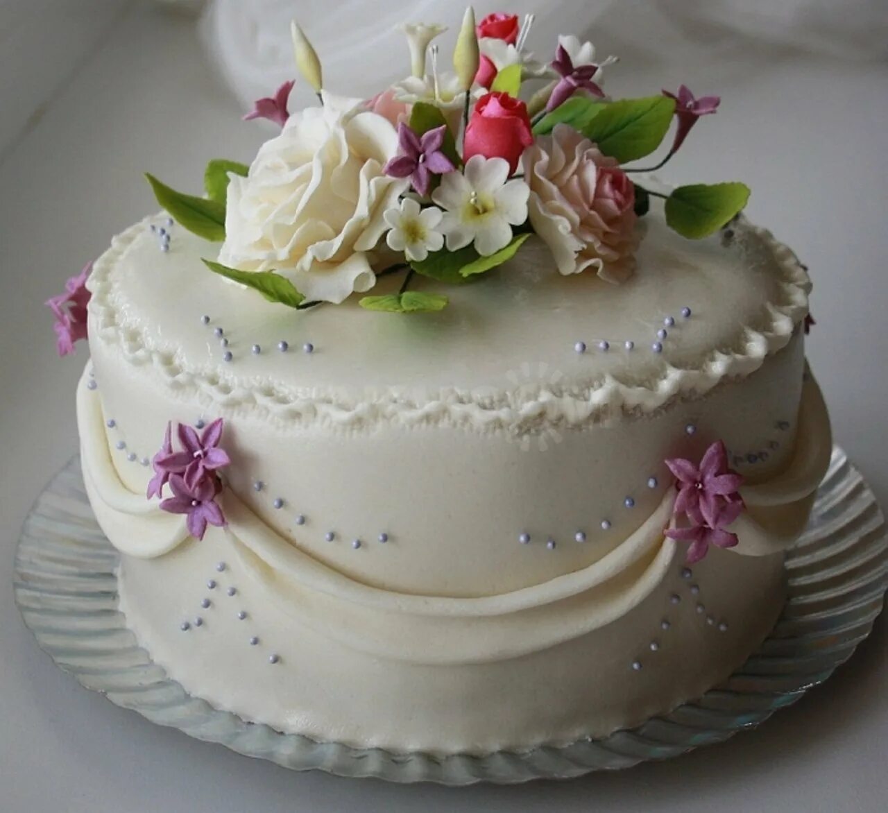 Магазин красивых тортов. Красивые торты. Красивые торты на день рождения. Торт для женщины. Торт с цветами.