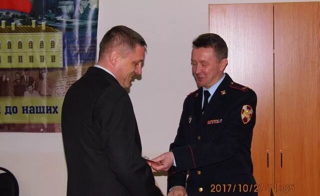 Росгвардия фото. Прокуроров михаил сестрорецк. 2 сотрудника ово задержали на улице гражданина доставили в отдел. Охранник в гатчинском районе. Охранник в гатчинском районе.