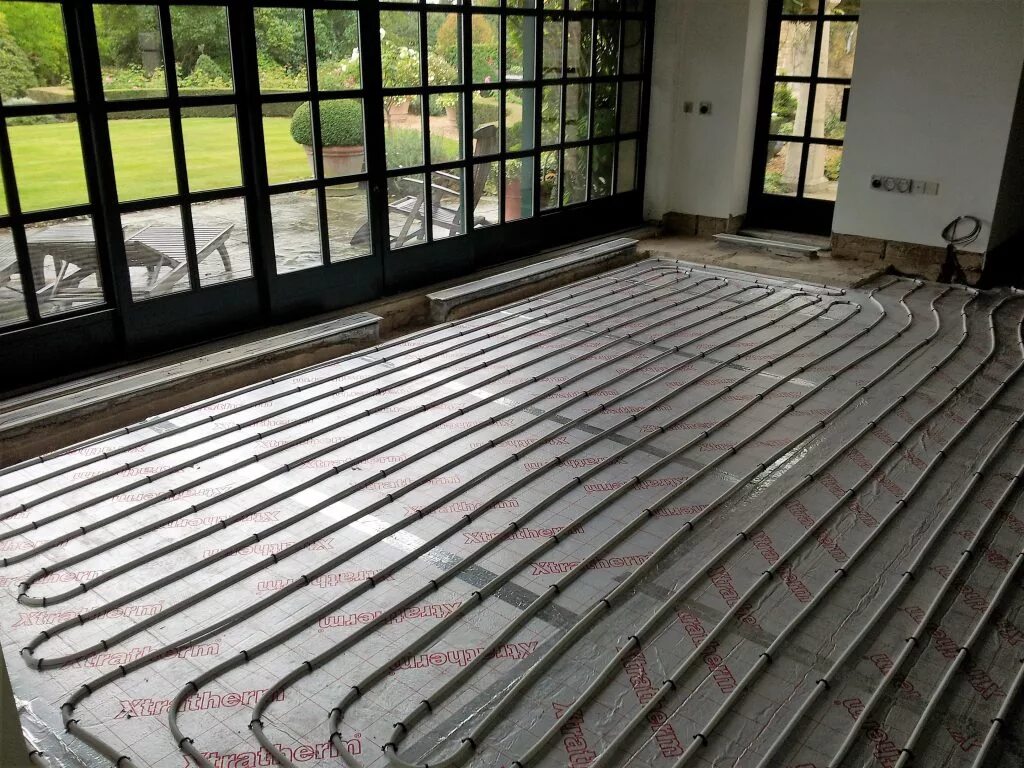 Underfloor heating System. Укладка электрического теплого пола. Пол с подогревом. Матовый теплый пол.