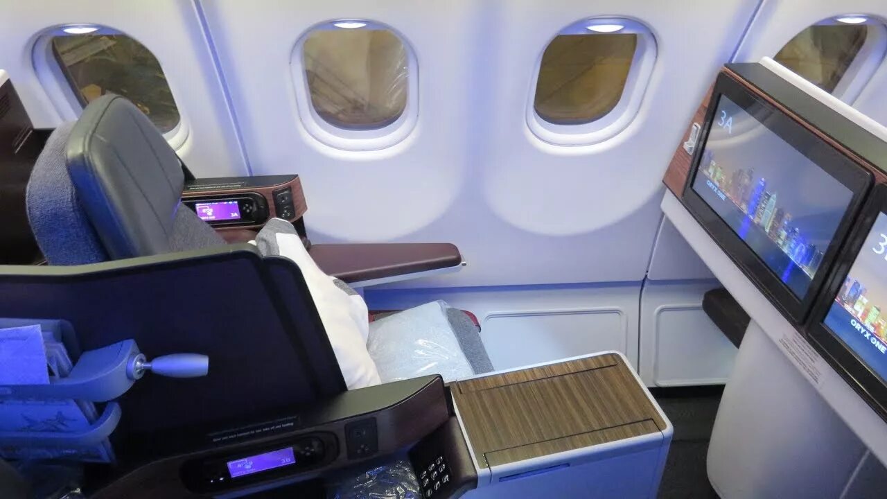 Lufthansa a350 business class. Lujo black jet самолет. Бизнес класс на мальдивы. Бизнес класс аэрофлот а330. Airbus a330-300 бизнес класс аэрофлот.
