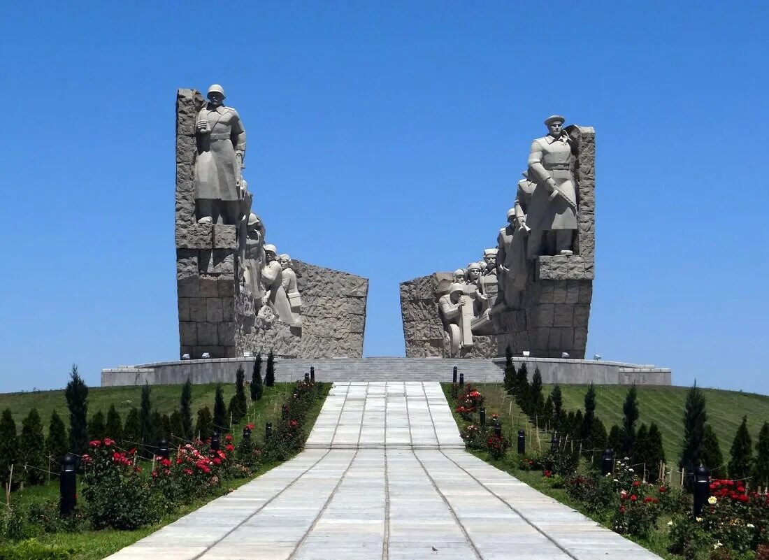Самбек ростовская область. Мемориал самбекские высоты таганрог. мемориал славы самбекские высоты. таганрог самбекские высоты музей. памятник самбекские высоты таганрог.