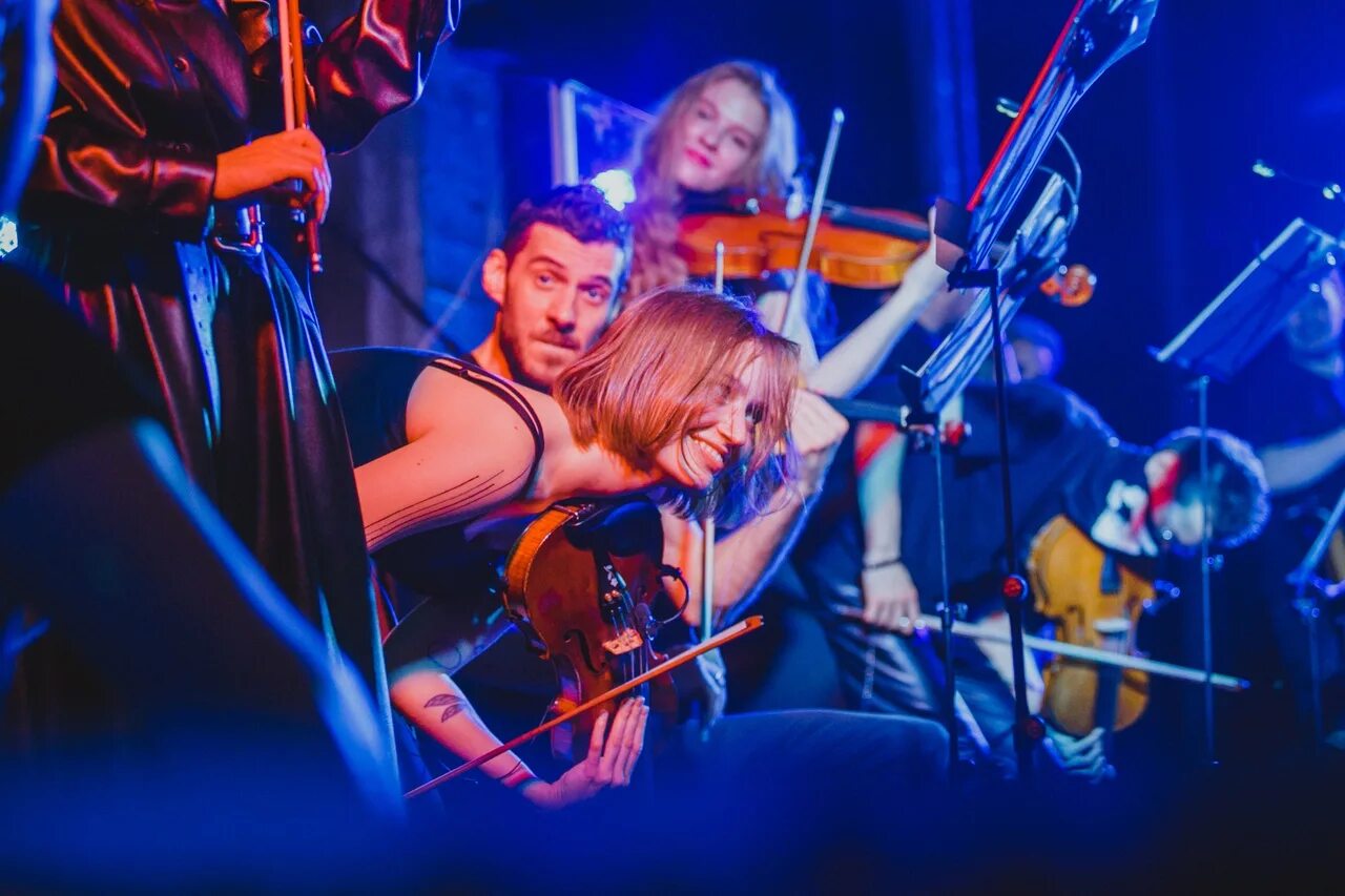 музыкальный концерт. концерт в оранжерее. Hightime orchestra new year hits. хиты queen. High time orchestra вднх.