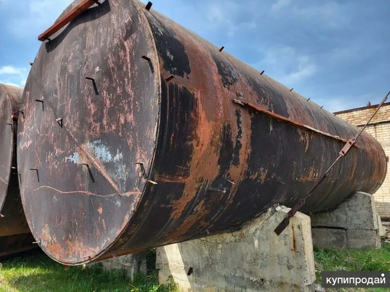 Резервуар уфа. 8500 тонн резервуар. производство цистерн. резервуар 100 тонн.