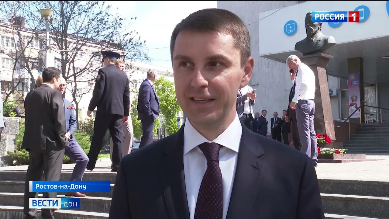 Ростов дон тр новости. Ведущие мужчины дон 24. Корреспондент дон тр. Оператор дон тр. Оператор дон тр.
