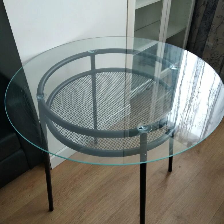 Журнальный стол ikea витше. Икеа столик стеклянный круглый. Икеа стеклянный стол сальми. Стол икеа стеклянный икеа сальми. Круглый стеклянный стол икеа сальми.