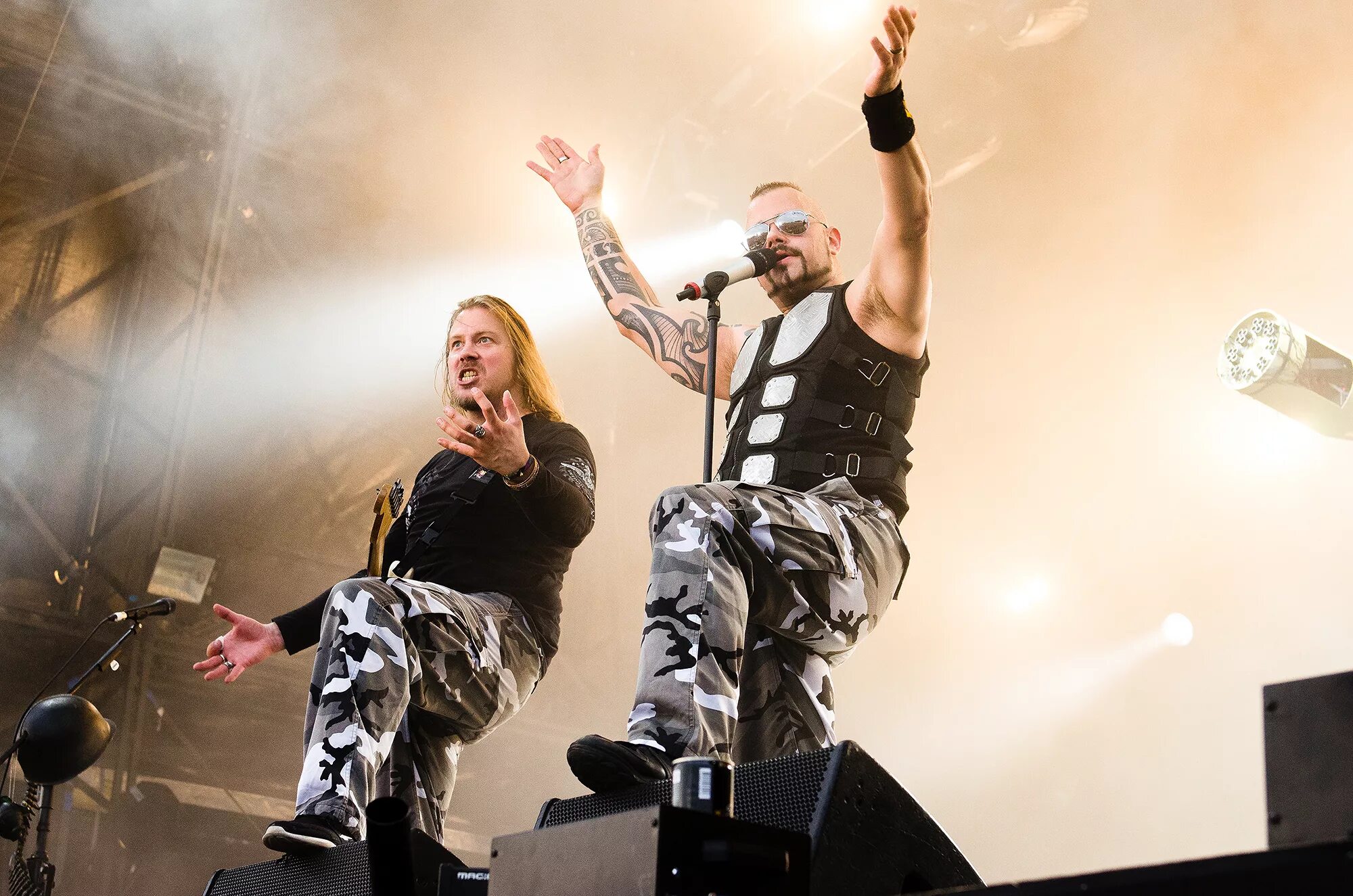 Группа Sabaton. Sabaton 2001. Гитарист Sabaton. Sabaton Евровидение 2016. Sabaton back